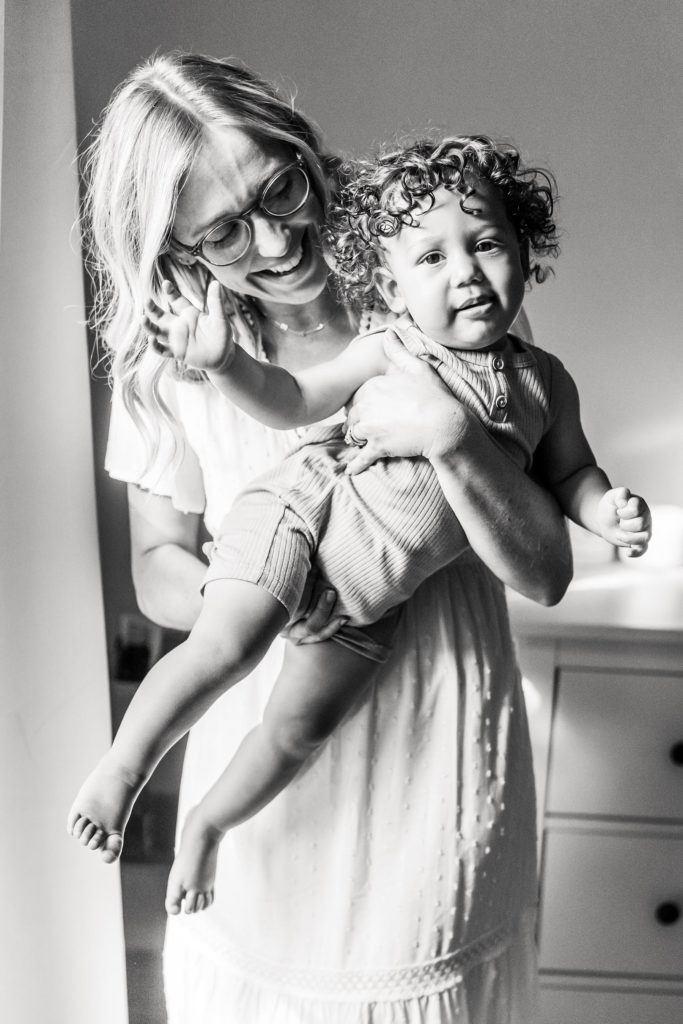 tips for photographing in-home lifestyle family photos 