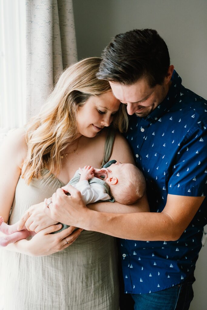 summer newborn photos at home with charlottesville photographer
