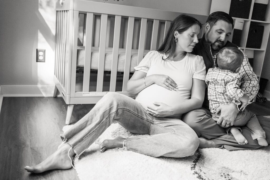 maternity session photos at home in charlottesville, va